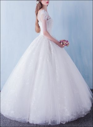 Prinzessin Brautkleid mit Spitze und Ärmeln